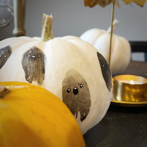 How to paint cute Ghost Pumpkins for Halloween - easy like pumpkin pie!
