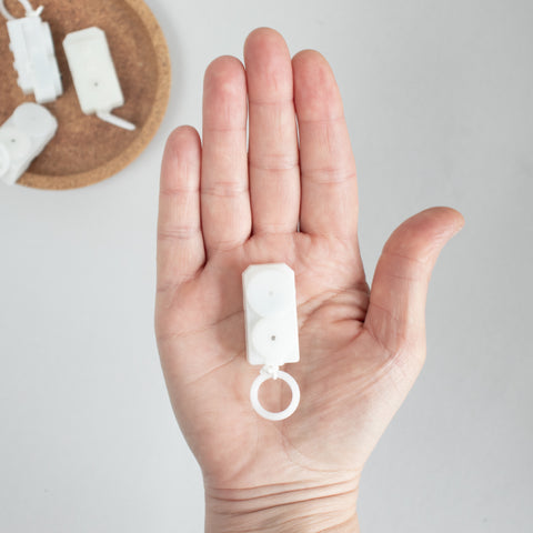 Mechanische Ratterbox . Vibrierende Box mit Zugschnur