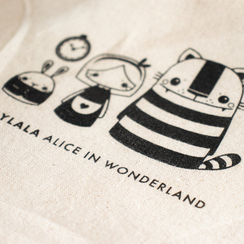 Crochet Bag . Alice in Wonderland