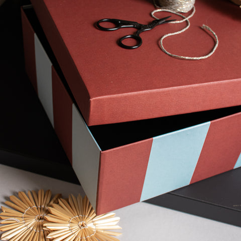 Scheepjes Catona Colour Pack - 113 nuances de fil de coton dans une boîte cadeau