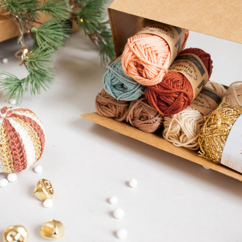 Amigurumi Häkelset . Tanzende Tiere Weihnachtkugeln