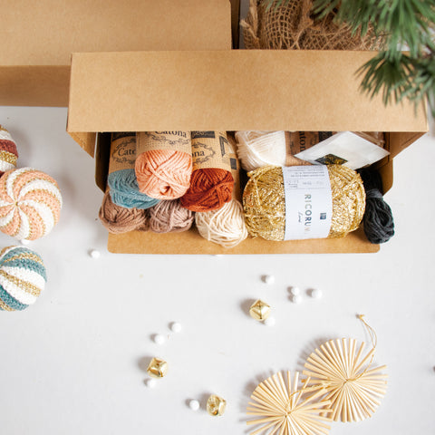 Amigurumi Häkelset . Tanzende Tiere Weihnachtkugeln