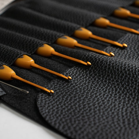 Amigurumi Häkelnadel Set . Clover Soft Touch 2-4 mm plus Extras