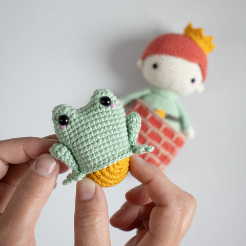 Crochet Pattern . The Frog Prince . Matryoshka