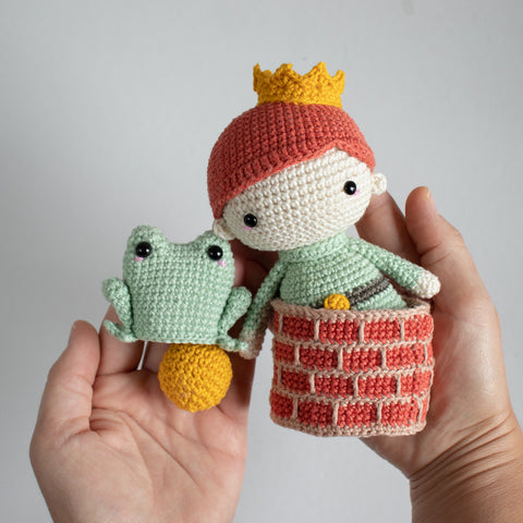 Crochet Pattern . The Frog Prince . Matryoshka