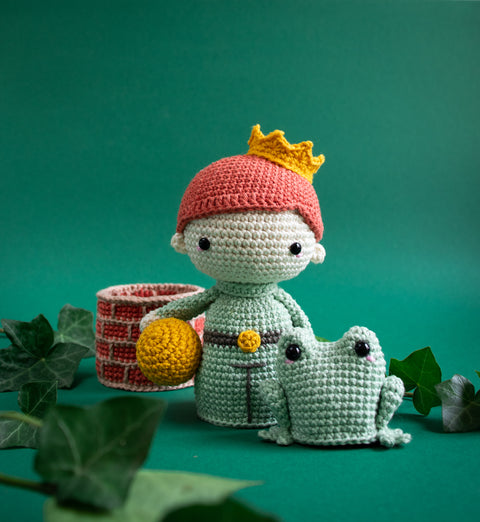 Crochet Pattern . The Frog Prince . Matryoshka