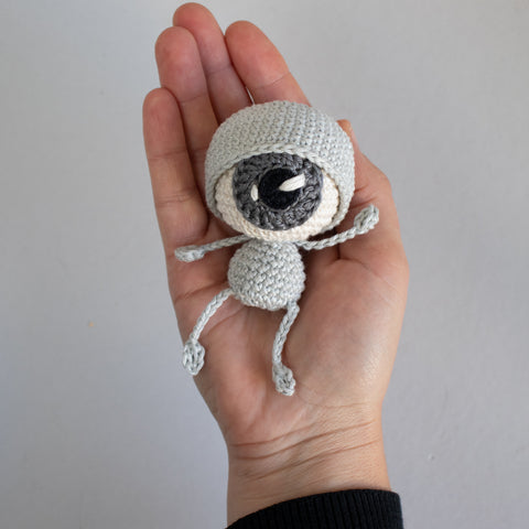 Halloween Crochet Pattern . Eyeball Eyesaac