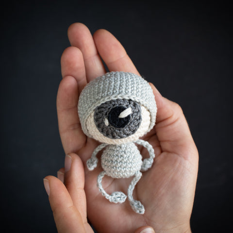 Halloween Crochet Pattern . Eyeball Eyesaac