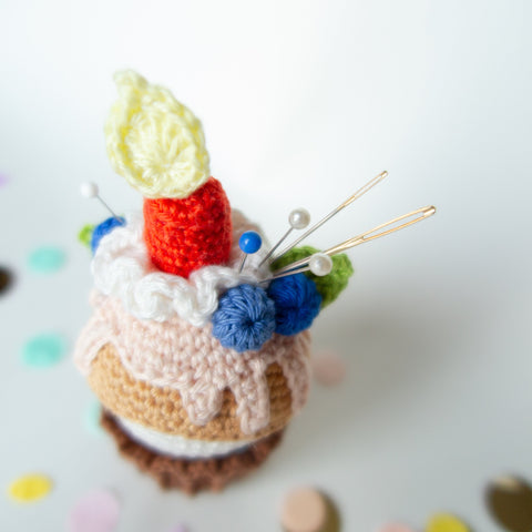 Amigurumi Crochet Pattern . Pincushion Cupcake Ella