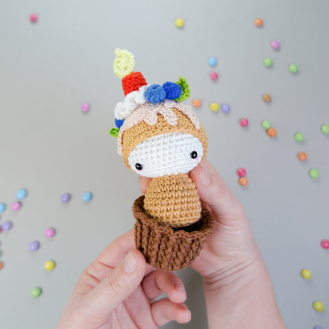 Amigurumi Crochet Pattern . Pincushion Cupcake Ella