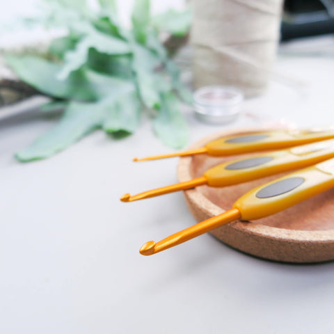 Crochet Hook . Clover Soft Touch