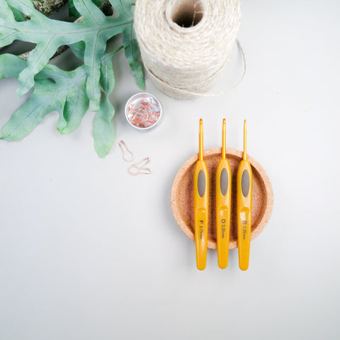 Crochet Hook . Clover Soft Touch