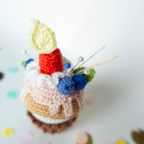 Kit de Crochet . Pelote à épingles Cupcake Ella