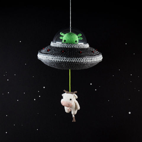 Kit de Crochet . Soucoupe Volante . Jouet Musical