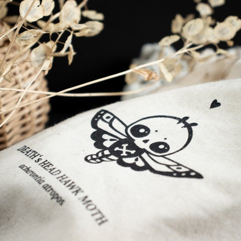 Projektbeutel . Totenkopfschwärmer