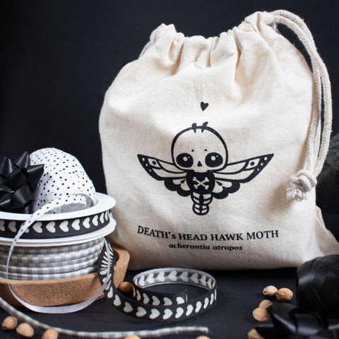 Projektbeutel . Totenkopfschwärmer