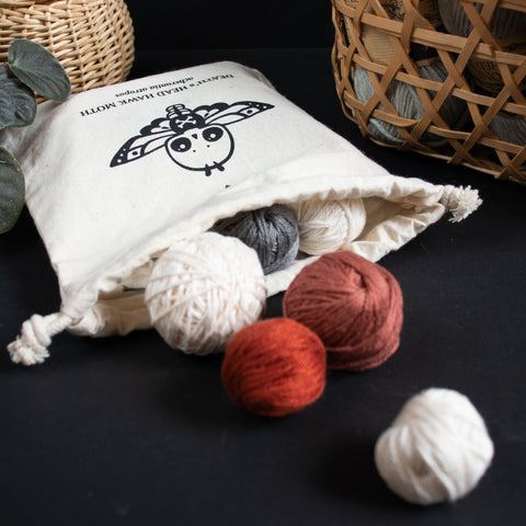 Projektbeutel . Totenkopfschwärmer