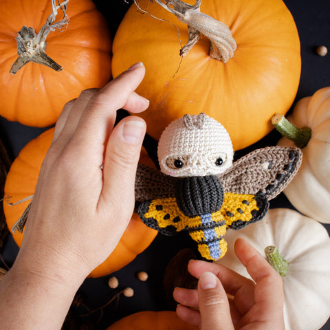 Patron au Crochet . Le Sphinx à Tête de Mort