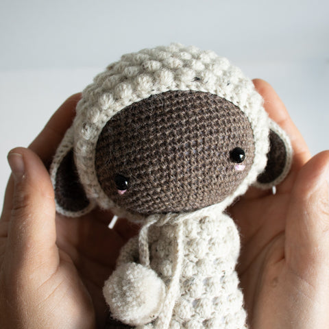 Häkelset . Lupo das Lamm . Amigurumi