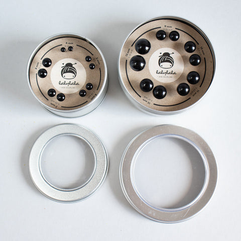 Positionsaugen . Schwarze Glasaugen mit Nadel