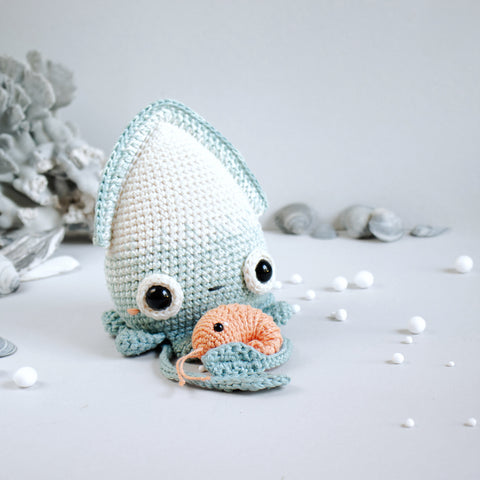 Häkelanleitung . Tintenfisch Seamus . Amigurumi Spieluhr