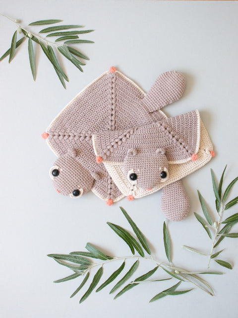 Patron au Crochet . Hazel L’Écureuil Volant - Doudou à Câliner