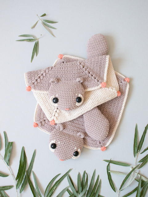 Patron au Crochet . Hazel L’Écureuil Volant - Doudou à Câliner