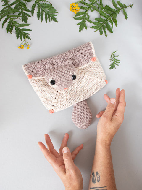 Patron au Crochet . Hazel L’Écureuil Volant - Doudou à Câliner