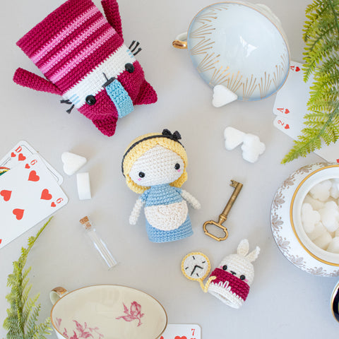Crochet Pattern . Alice in Wonderland . Matyoshka