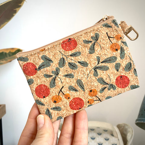 Kleines Etui aus Kork . mit Reißverschluss & Karabiner