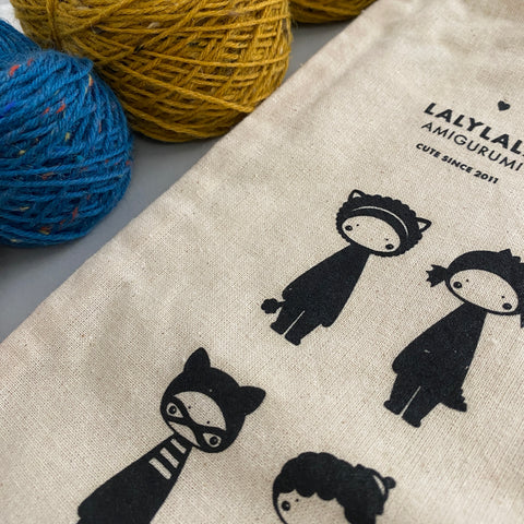 Crochet Kit . Loni the Lion . Lalylala Classic Collection