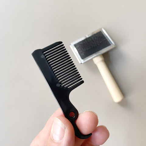 Soft Amigurumi Brush plus Cleaning Comb
