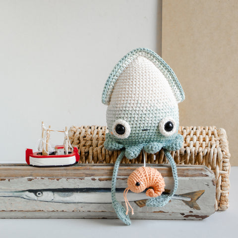 Häkelanleitung . Tintenfisch Seamus . Amigurumi Spieluhr