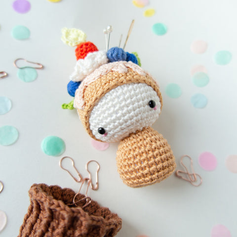 Amigurumi Crochet Pattern . Pincushion Cupcake Ella
