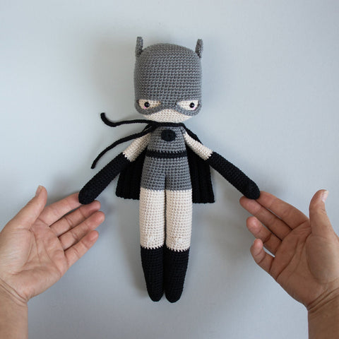 Crochet Kit . BatCat . Superherumi