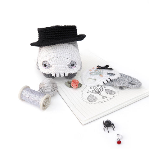 Amigurumi Crochet Kit . Halloween